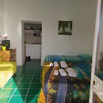 Casa Bianca Ischia بيت للعطل *